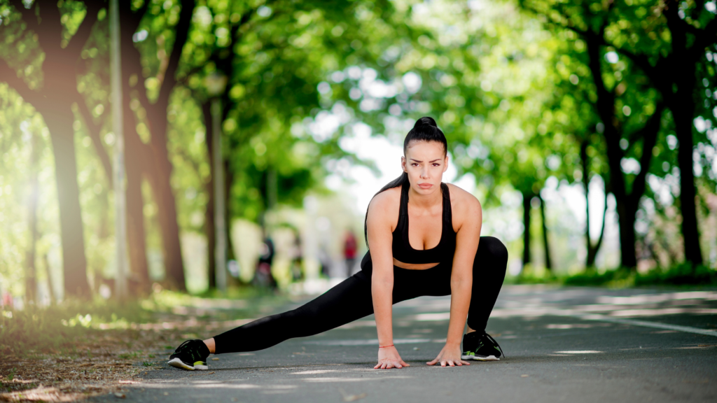 Oalka Women's Short Yoga Side Pockets High Waist Workout Running